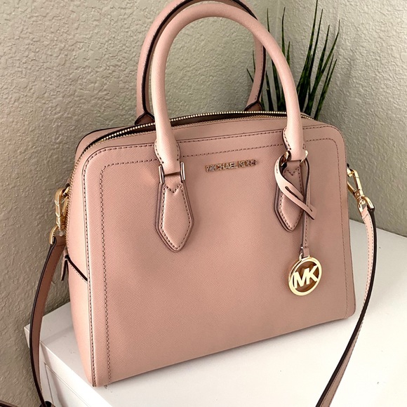 Michael Kors Handbags - Micheal Kors baby pink saffiano leather handbag